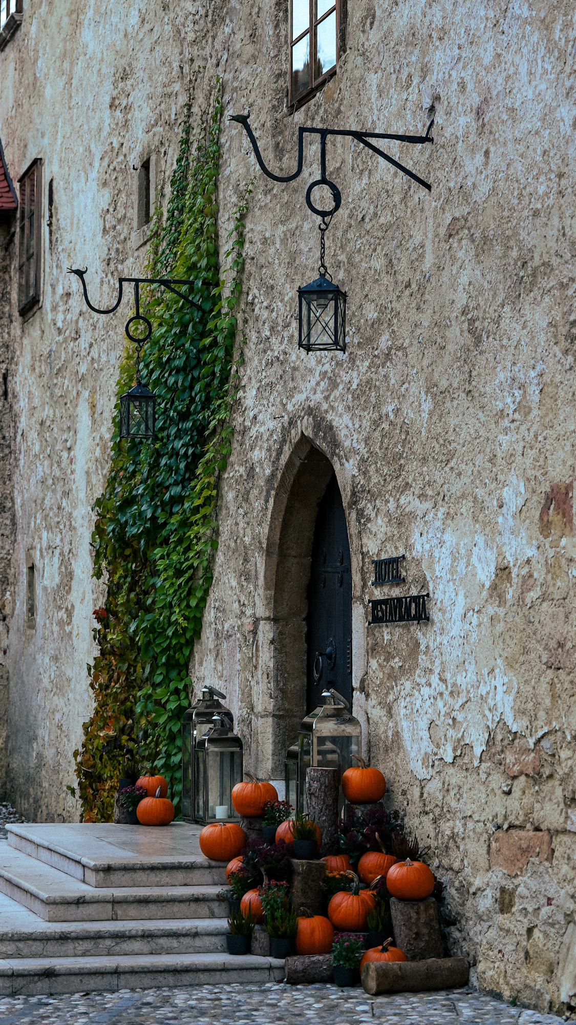 Castle Otočec entrance