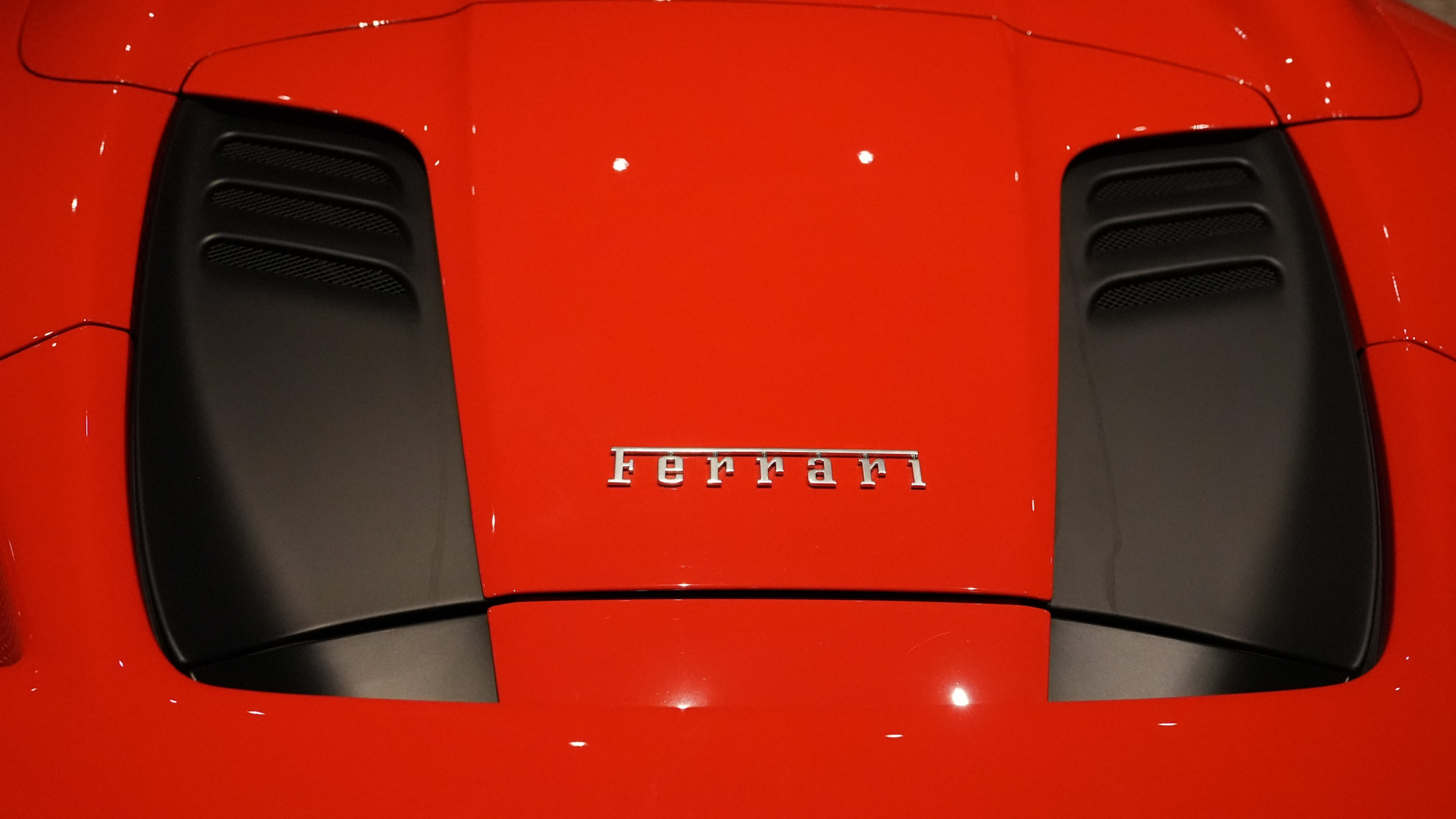 Ferrari F8 Tributo — engine lid with Ferrari lettering